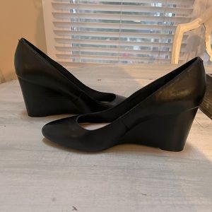 Women’s Nine West Black Wedge.
